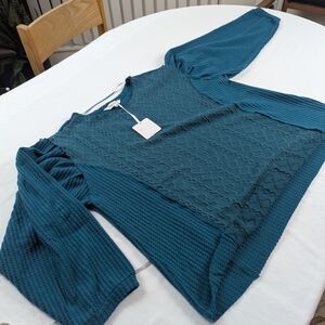 DAVI & DANI Teal Textured Blouse